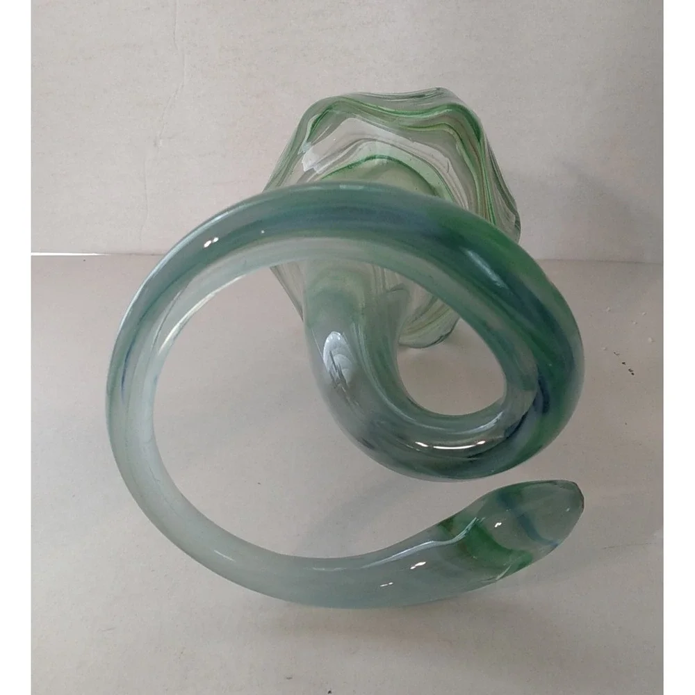 Slag Glass Stretch Ruffled Top Vase Green Swirl Art Glass Centerpiece 10